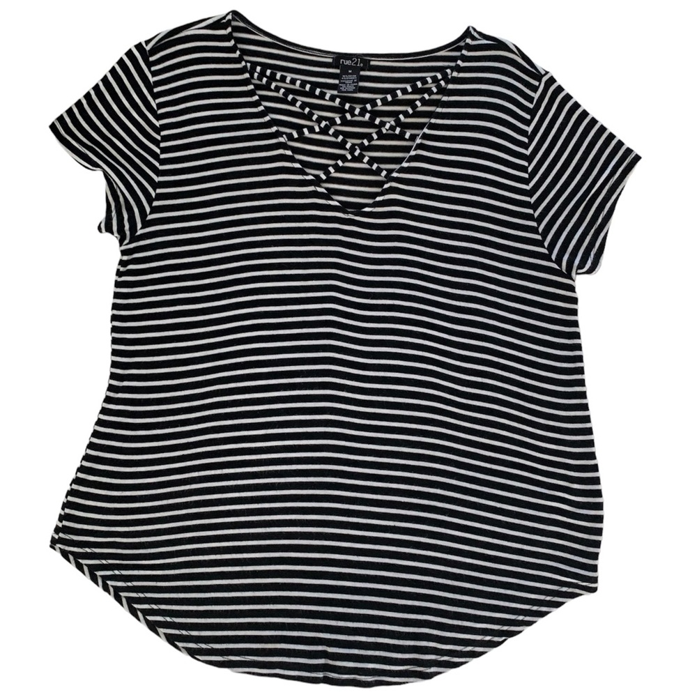 Rue 21 Shirt Criss Cross V Neck Curved Hem Rayon Stripes Black White Women’s M - Picture 1 of 10